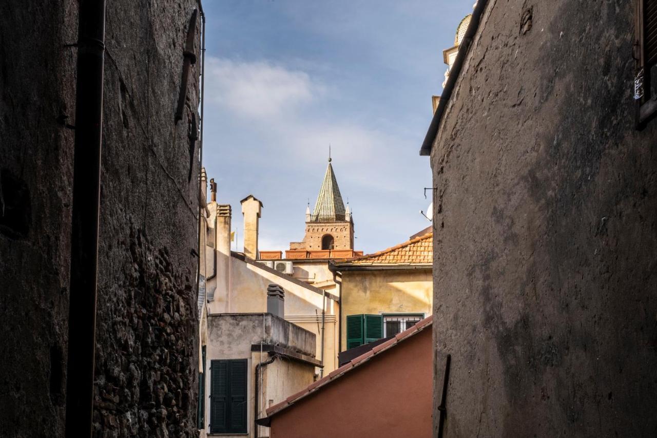 Hotel Archivolto Del Teatro Albenga Exterior foto
